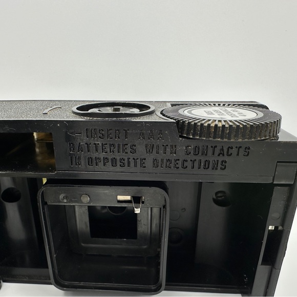 Vintage 1970's Imperial Instant Load 900 for 126 Cartridge Camera with strap - Picture 8 of 9